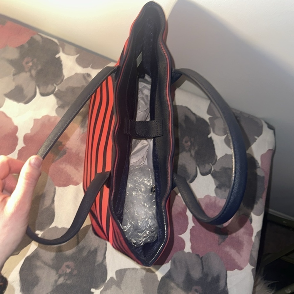Kate Spade Catie Classic Red and Navy Striped Tote Bag LIKE NEW - Picture 6 of 12